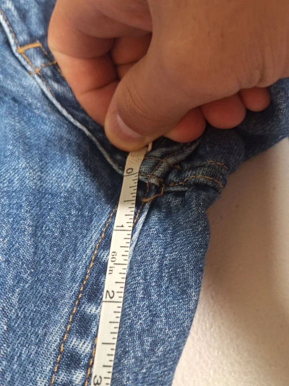 Helmut Lang Men's 6-Pocket Blue Jeans Slim Straight Fit Mid Rise. Measures 29x30